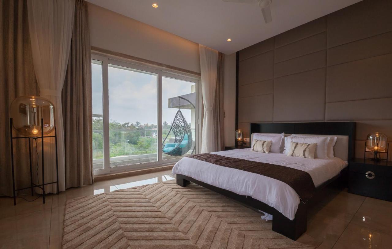 Villa Azul By Stayvista, Offering A Snooker Table, Terrace, Swimming Pool & A Spacious Lawn With A Charming Gazebo For A Perfect Getaway Лонавла Екстер'єр фото